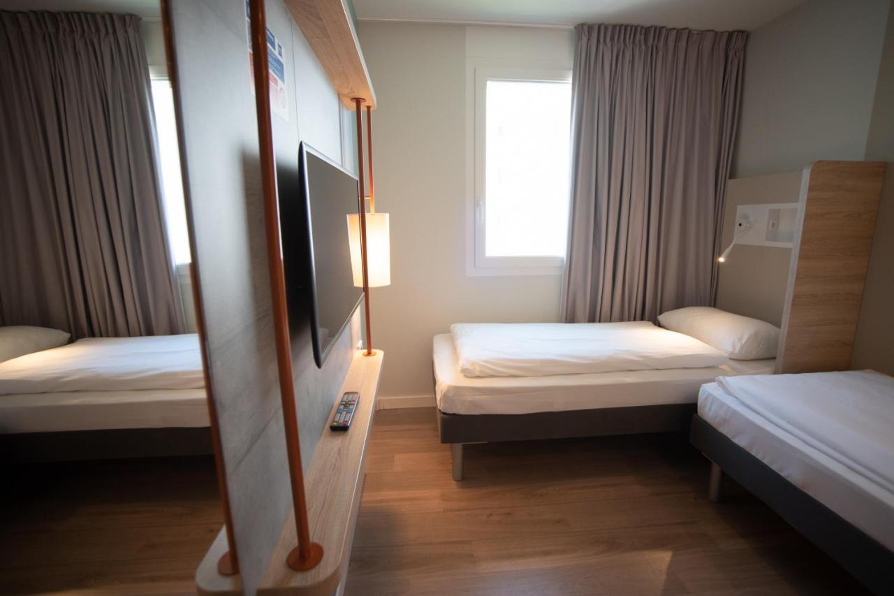 Ibis Budget Fribourg Bagian luar foto