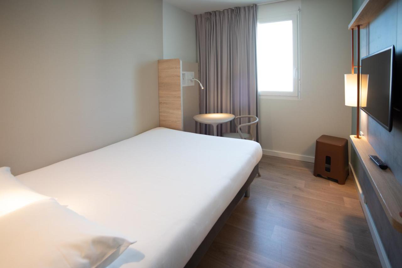 Ibis Budget Fribourg Bagian luar foto