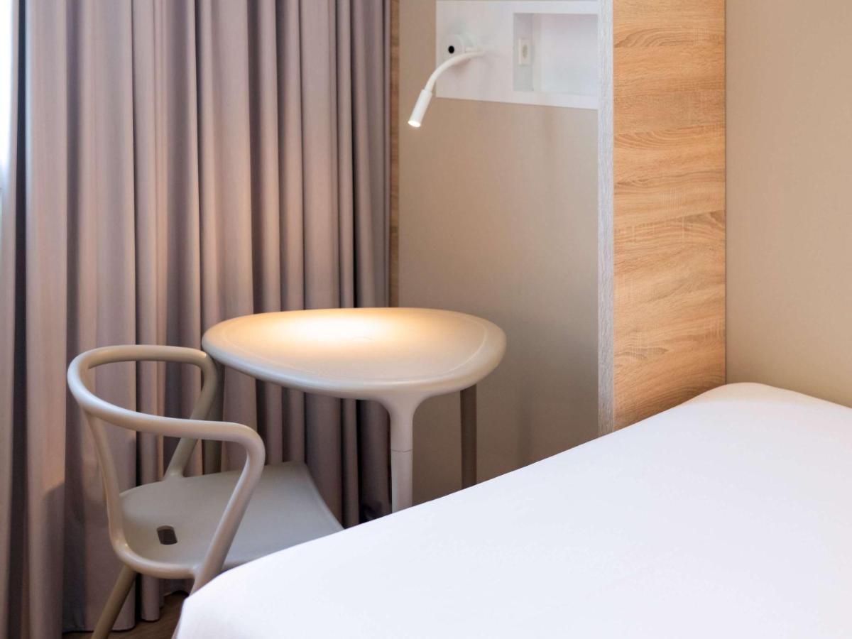 Ibis Budget Fribourg Bagian luar foto