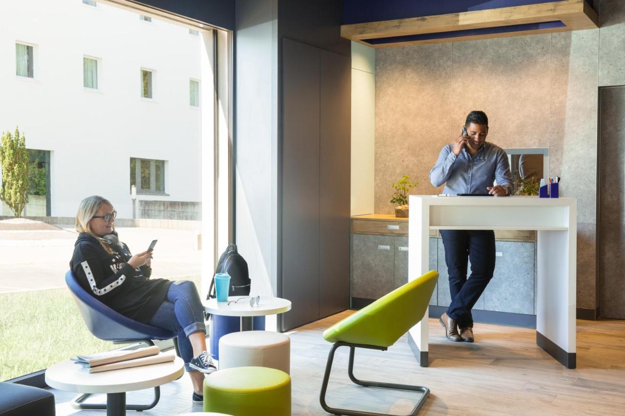Ibis Budget Fribourg Bagian luar foto